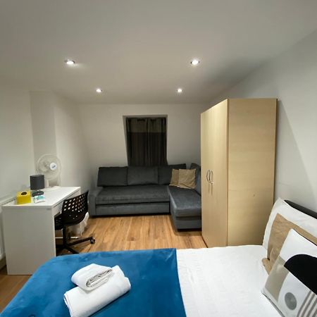 Fabulous Private Bedrooms Near Euston Station, Central Лондон Екстер'єр фото