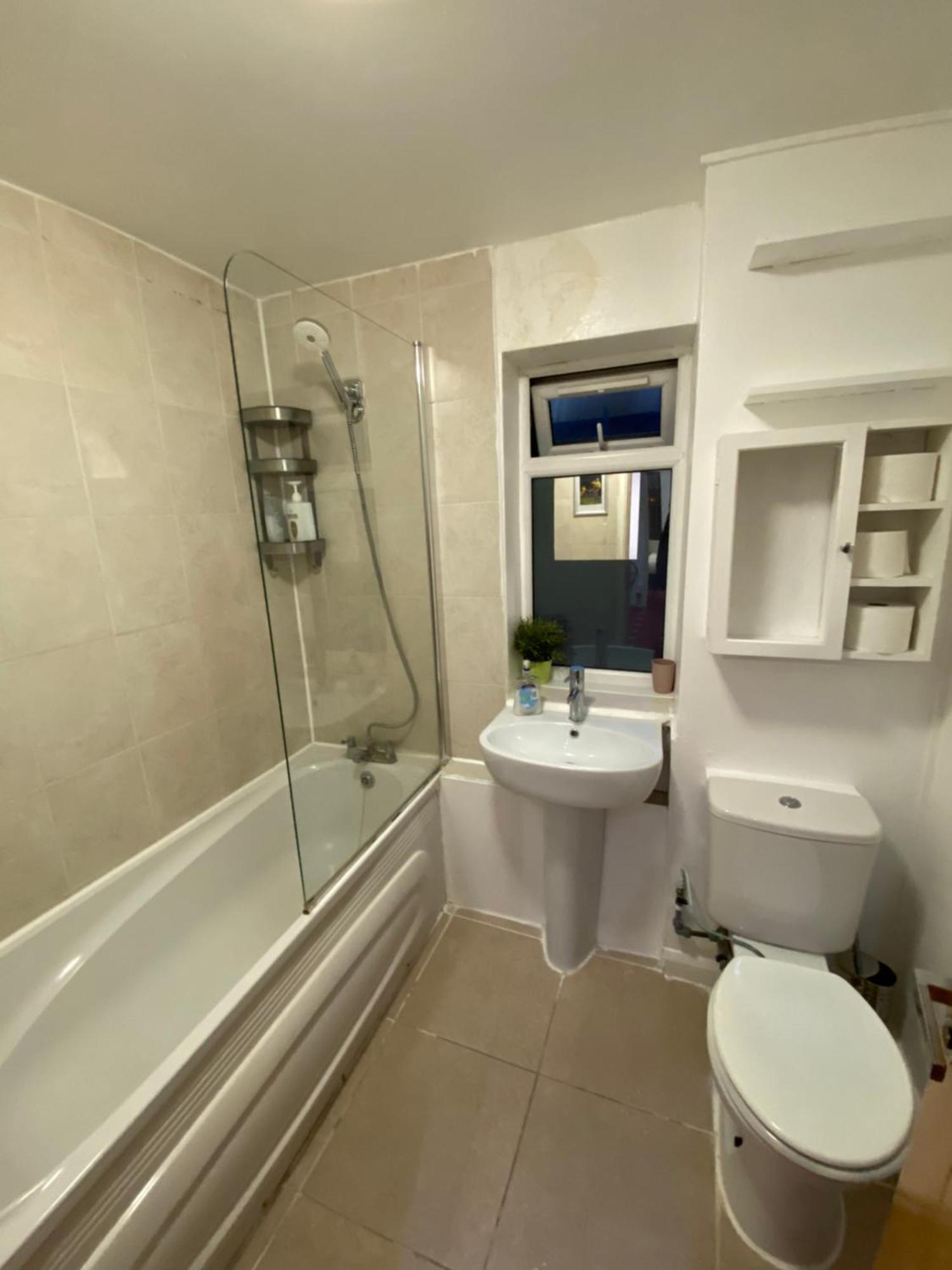 Fabulous Private Bedrooms Near Euston Station, Central Лондон Екстер'єр фото