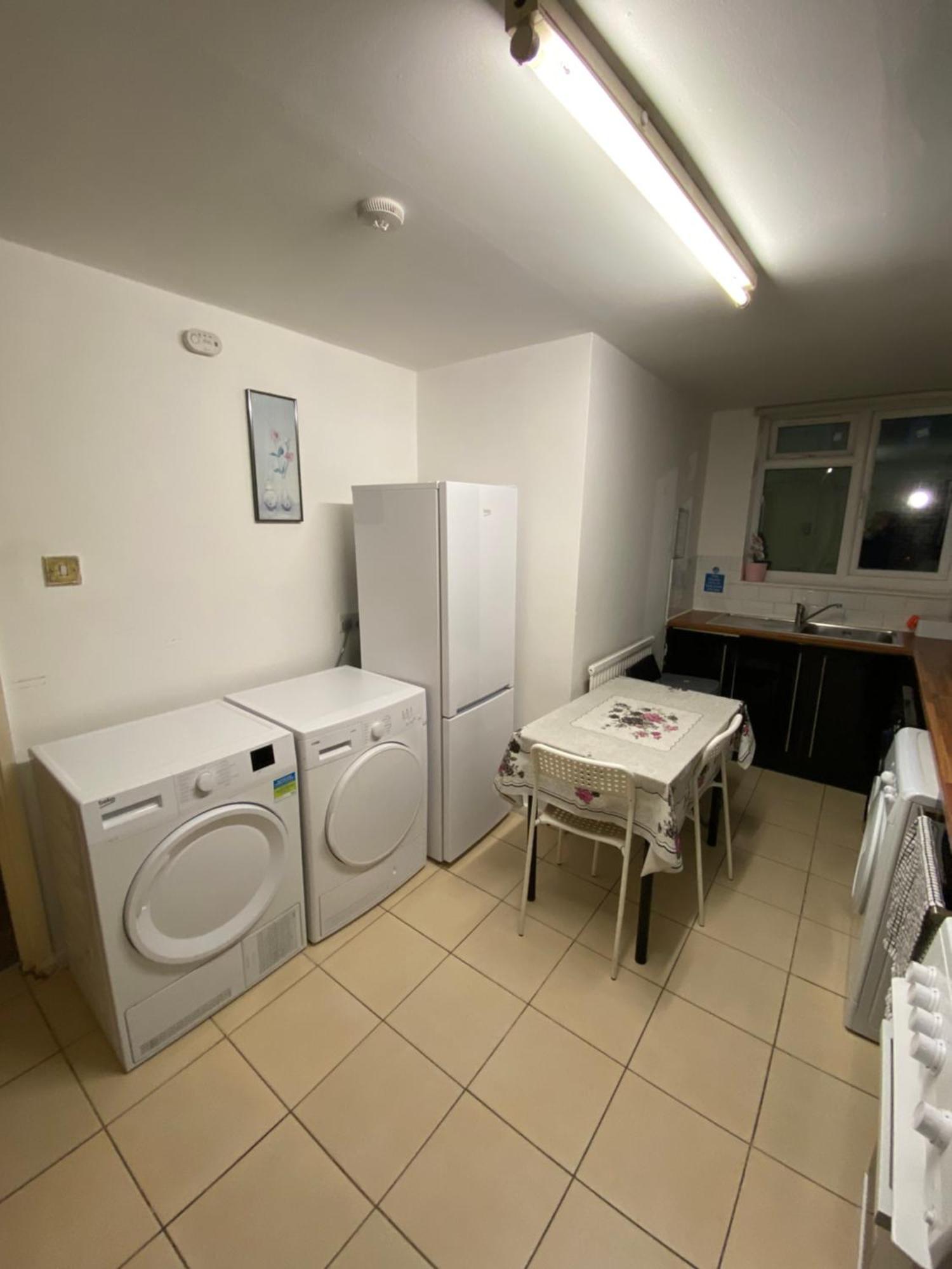 Fabulous Private Bedrooms Near Euston Station, Central Лондон Екстер'єр фото