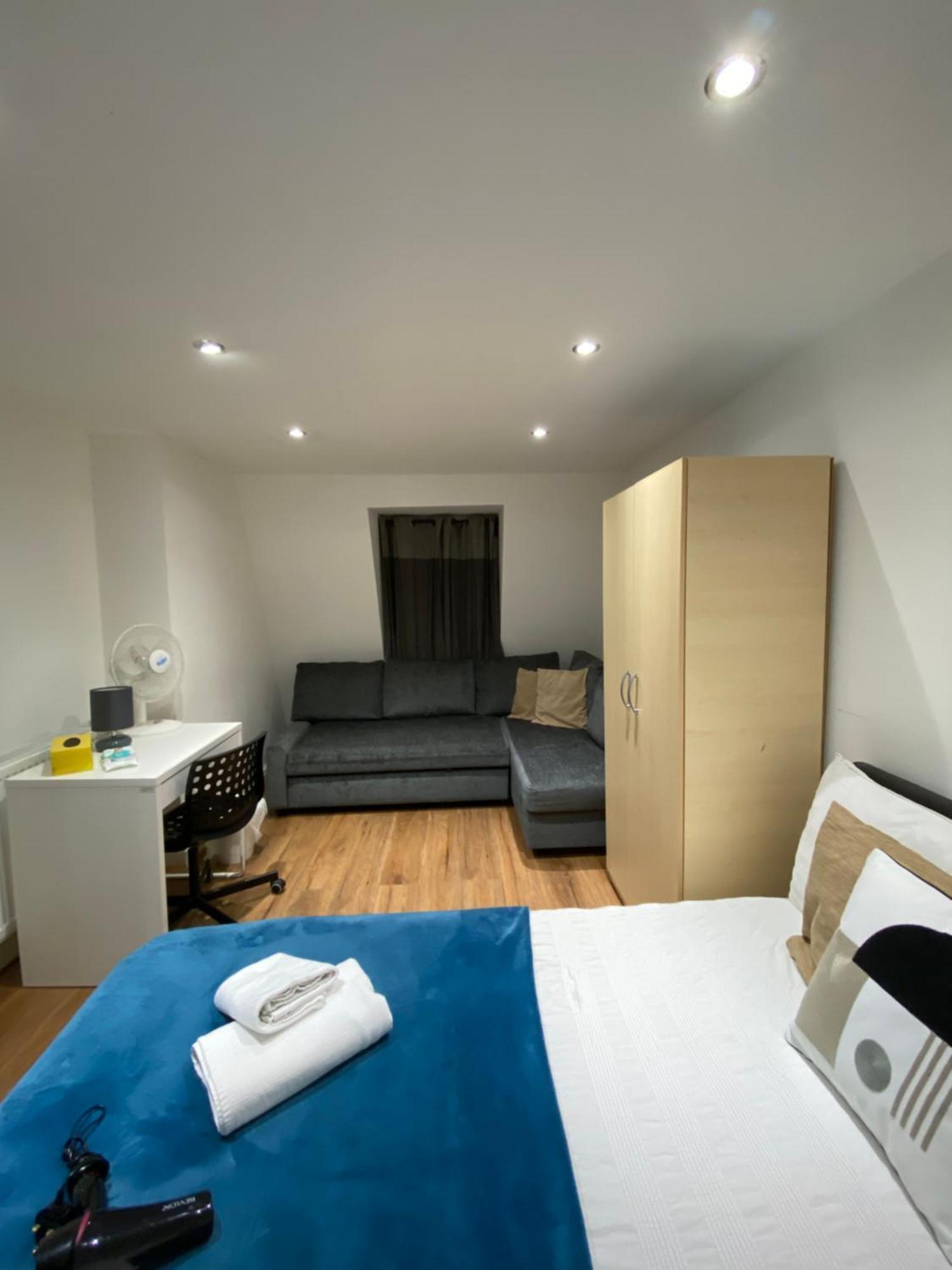 Fabulous Private Bedrooms Near Euston Station, Central Лондон Екстер'єр фото