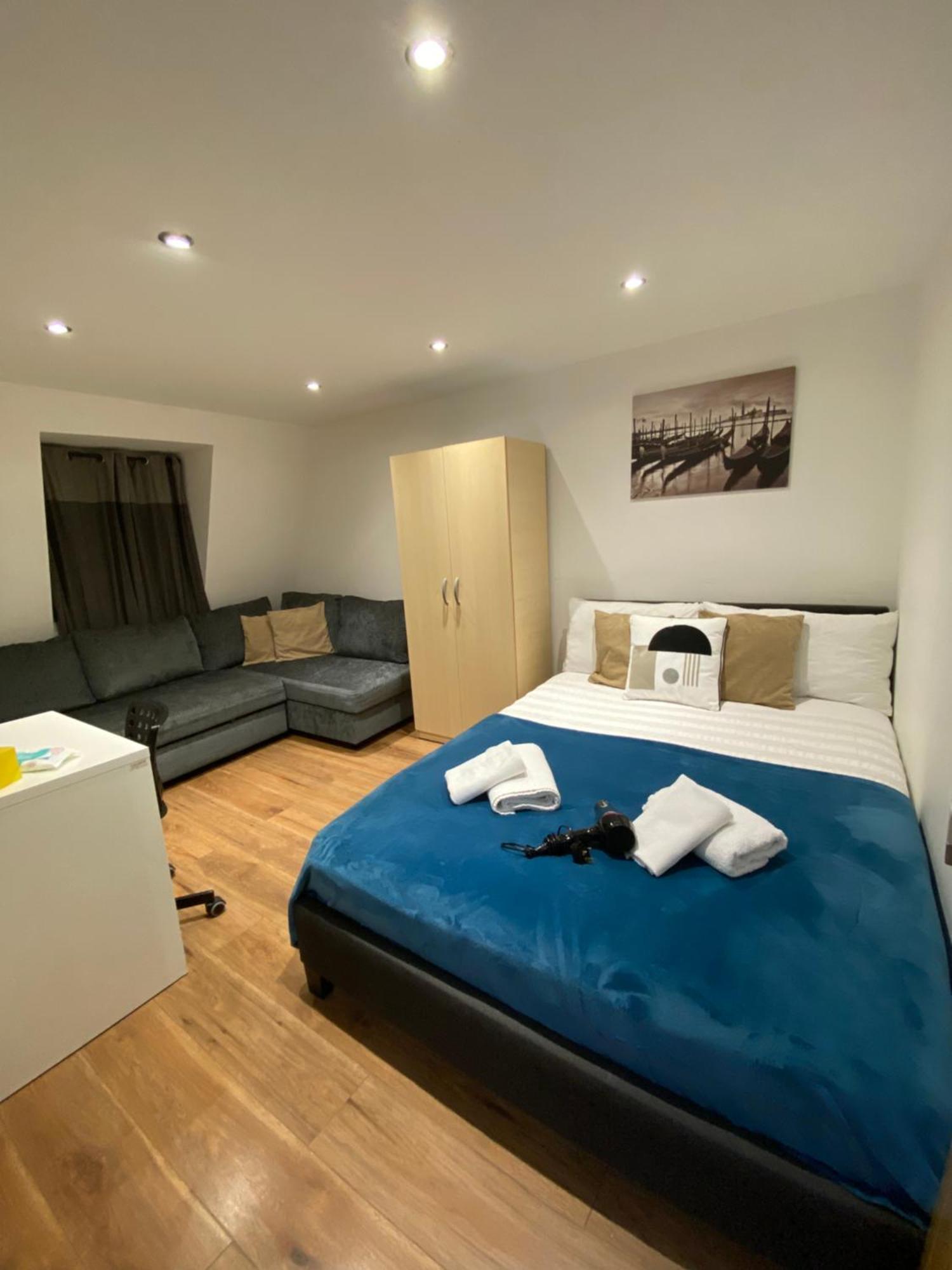 Fabulous Private Bedrooms Near Euston Station, Central Лондон Екстер'єр фото