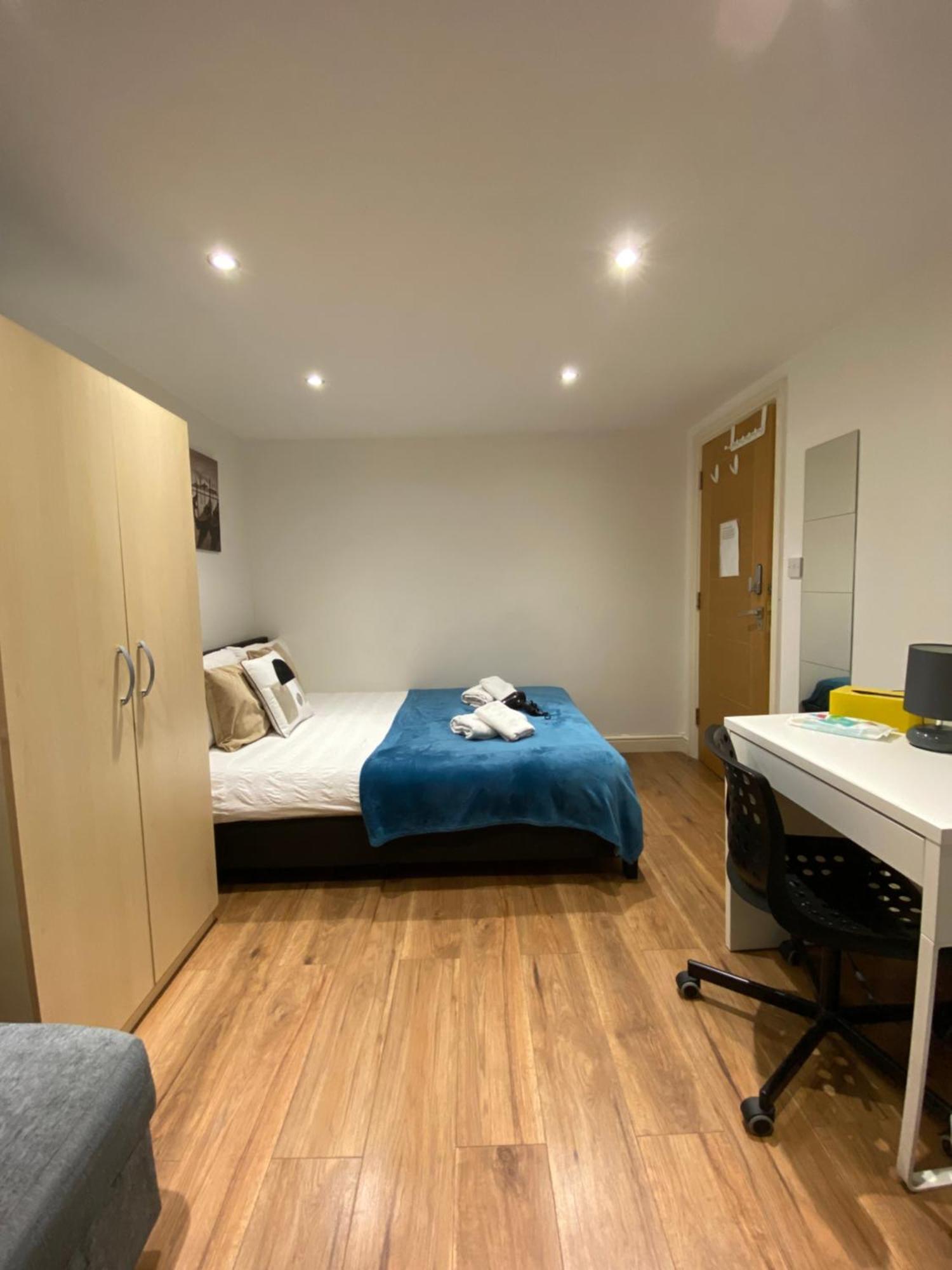 Fabulous Private Bedrooms Near Euston Station, Central Лондон Екстер'єр фото