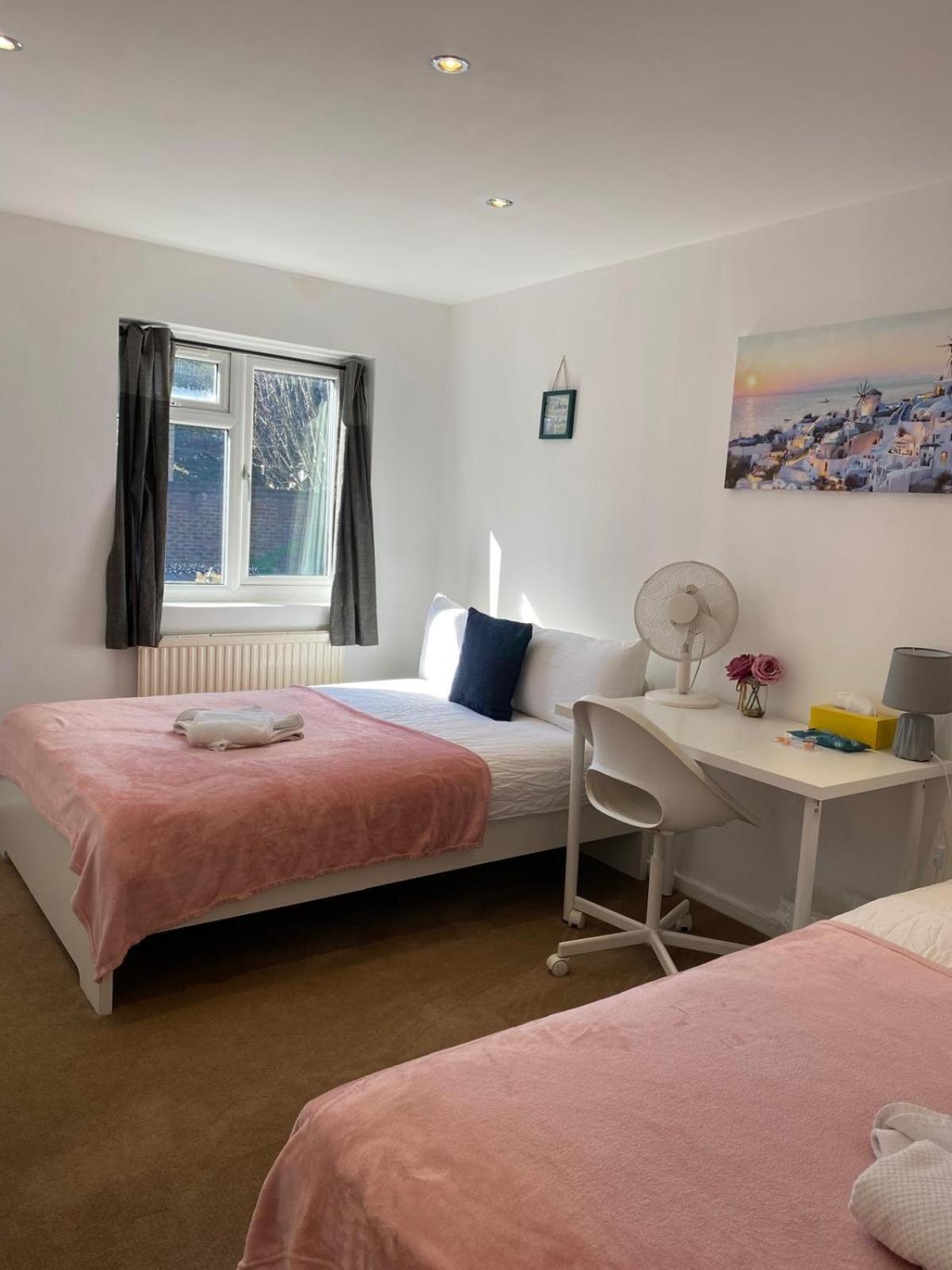 Fabulous Private Bedrooms Near Euston Station, Central Лондон Екстер'єр фото