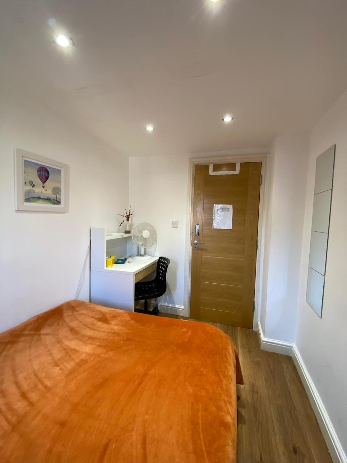 Fabulous Private Bedrooms Near Euston Station, Central Лондон Екстер'єр фото