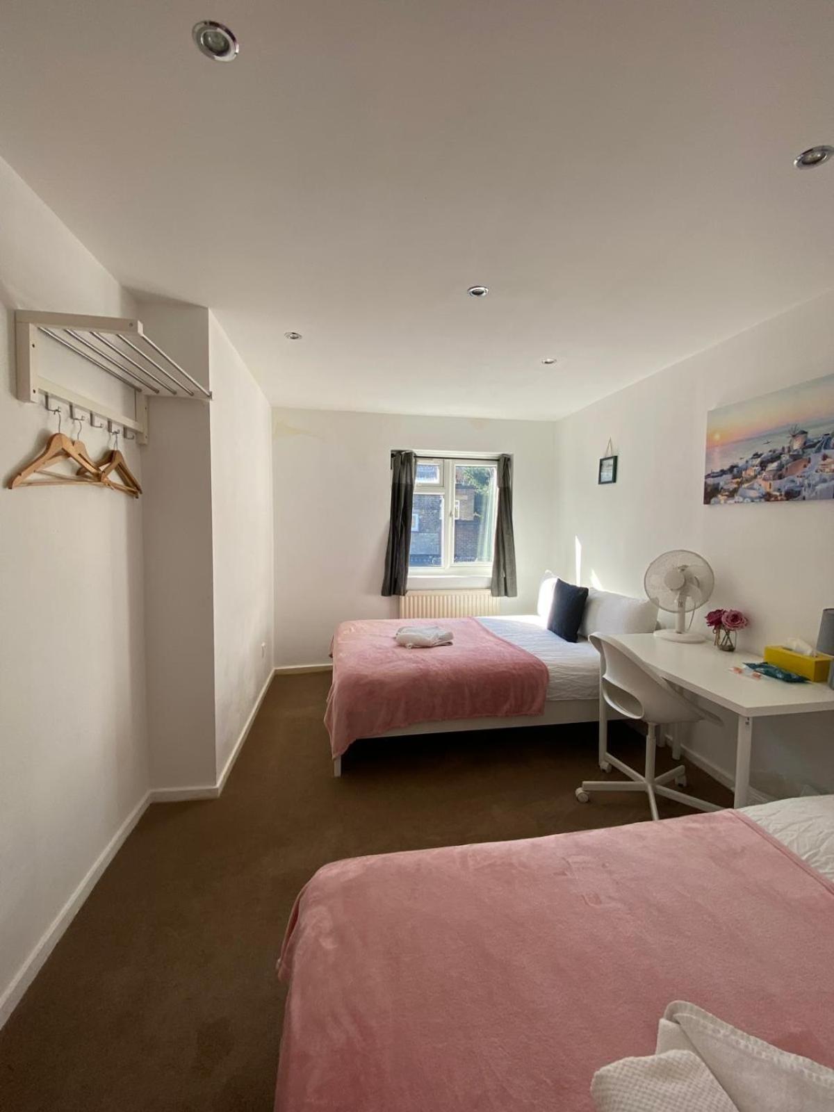 Fabulous Private Bedrooms Near Euston Station, Central Лондон Екстер'єр фото
