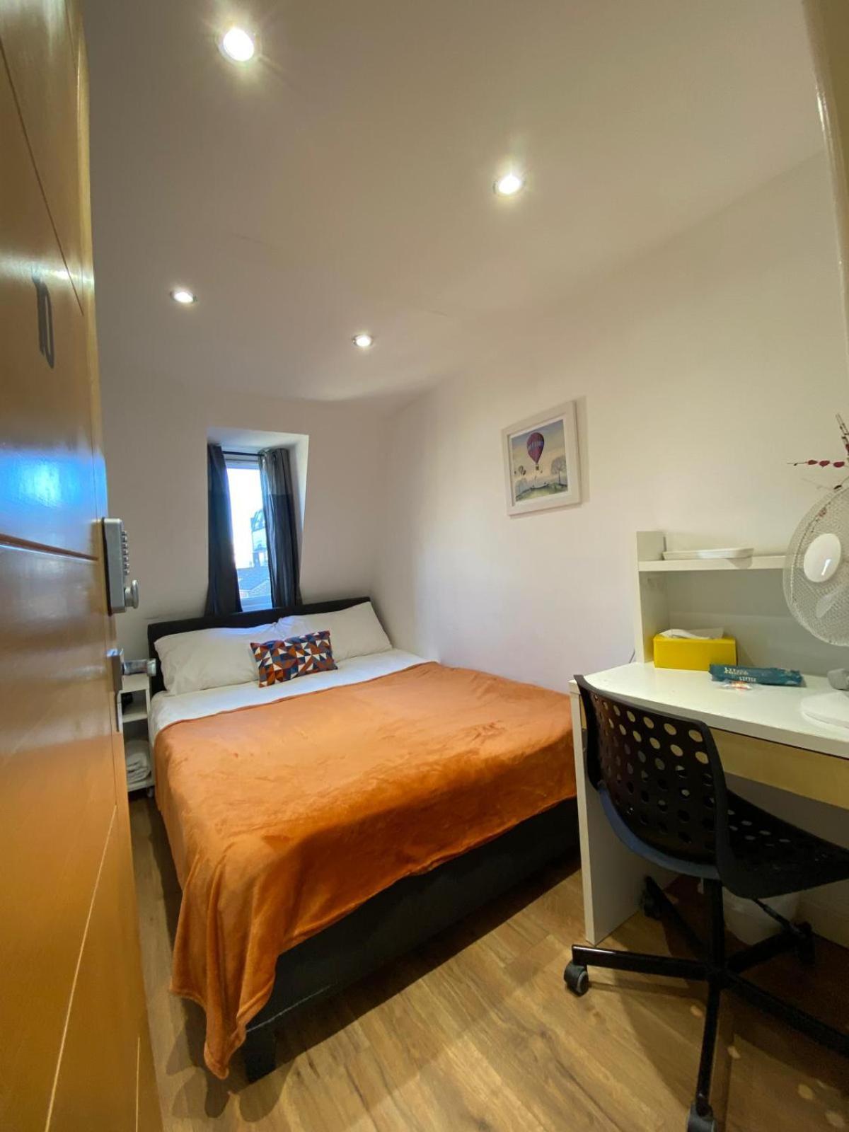 Fabulous Private Bedrooms Near Euston Station, Central Лондон Екстер'єр фото