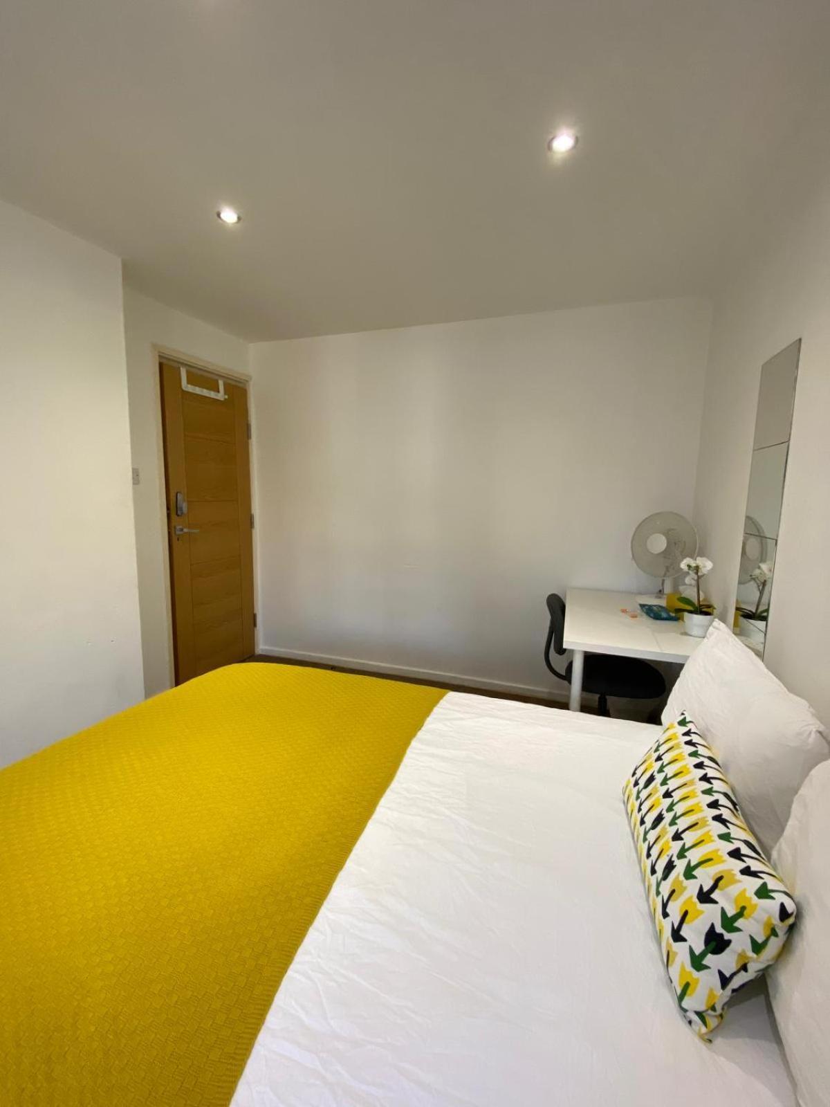 Fabulous Private Bedrooms Near Euston Station, Central Лондон Екстер'єр фото