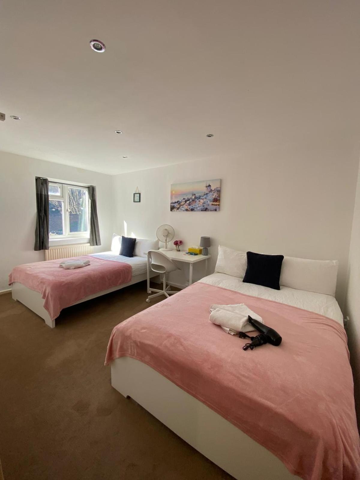 Fabulous Private Bedrooms Near Euston Station, Central Лондон Екстер'єр фото
