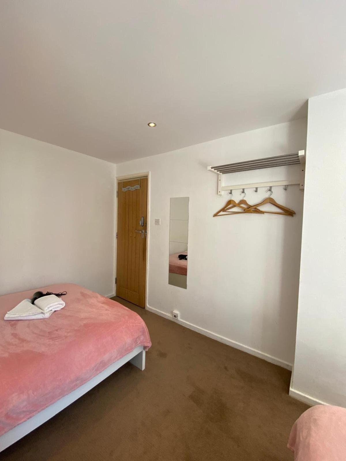 Fabulous Private Bedrooms Near Euston Station, Central Лондон Екстер'єр фото
