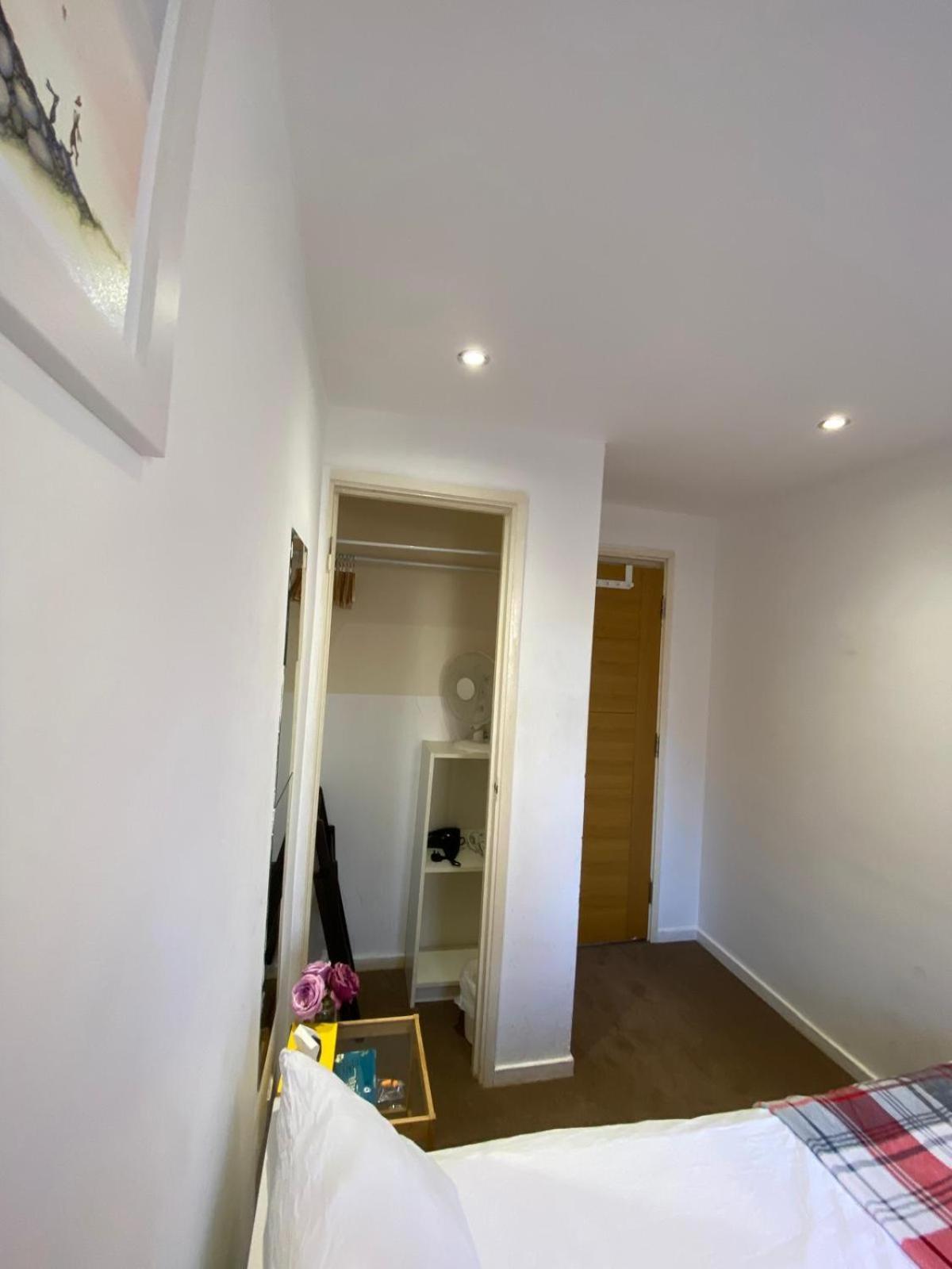 Fabulous Private Bedrooms Near Euston Station, Central Лондон Екстер'єр фото