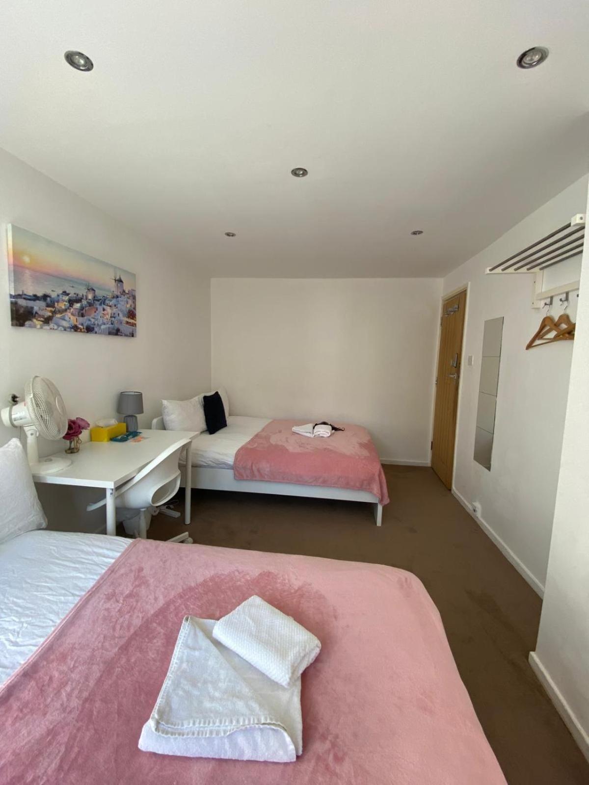 Fabulous Private Bedrooms Near Euston Station, Central Лондон Екстер'єр фото