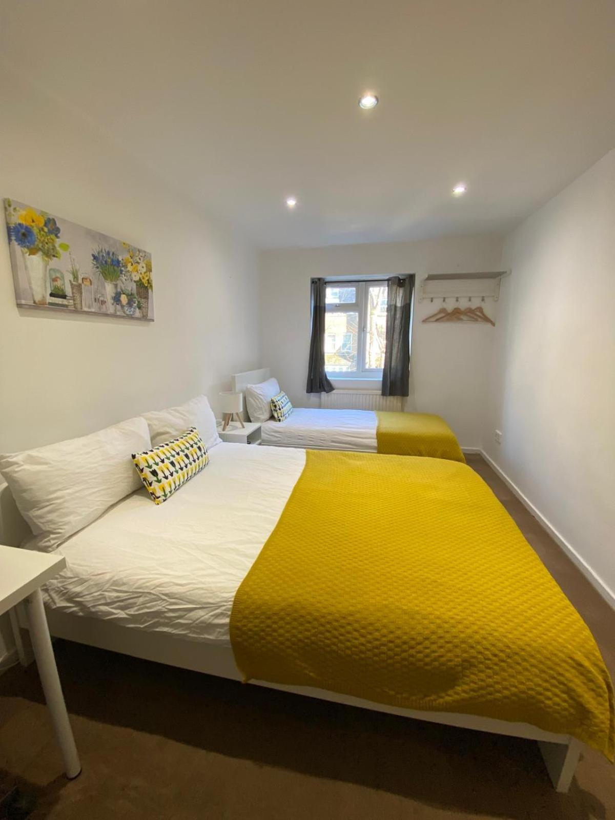Fabulous Private Bedrooms Near Euston Station, Central Лондон Екстер'єр фото