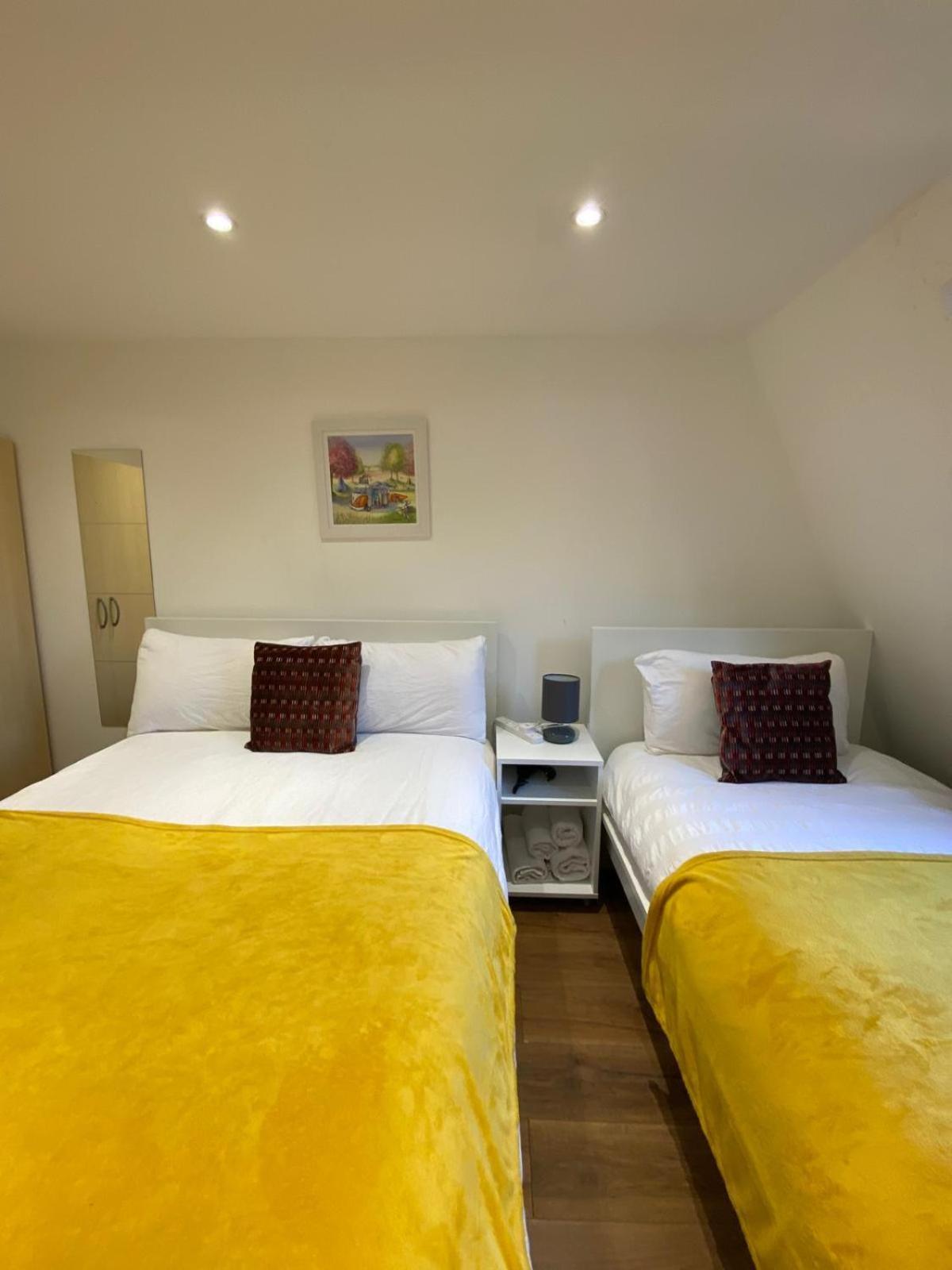 Fabulous Private Bedrooms Near Euston Station, Central Лондон Екстер'єр фото