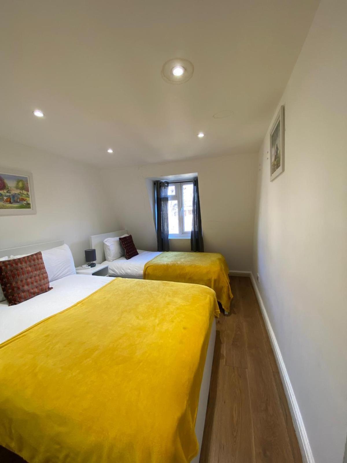 Fabulous Private Bedrooms Near Euston Station, Central Лондон Екстер'єр фото