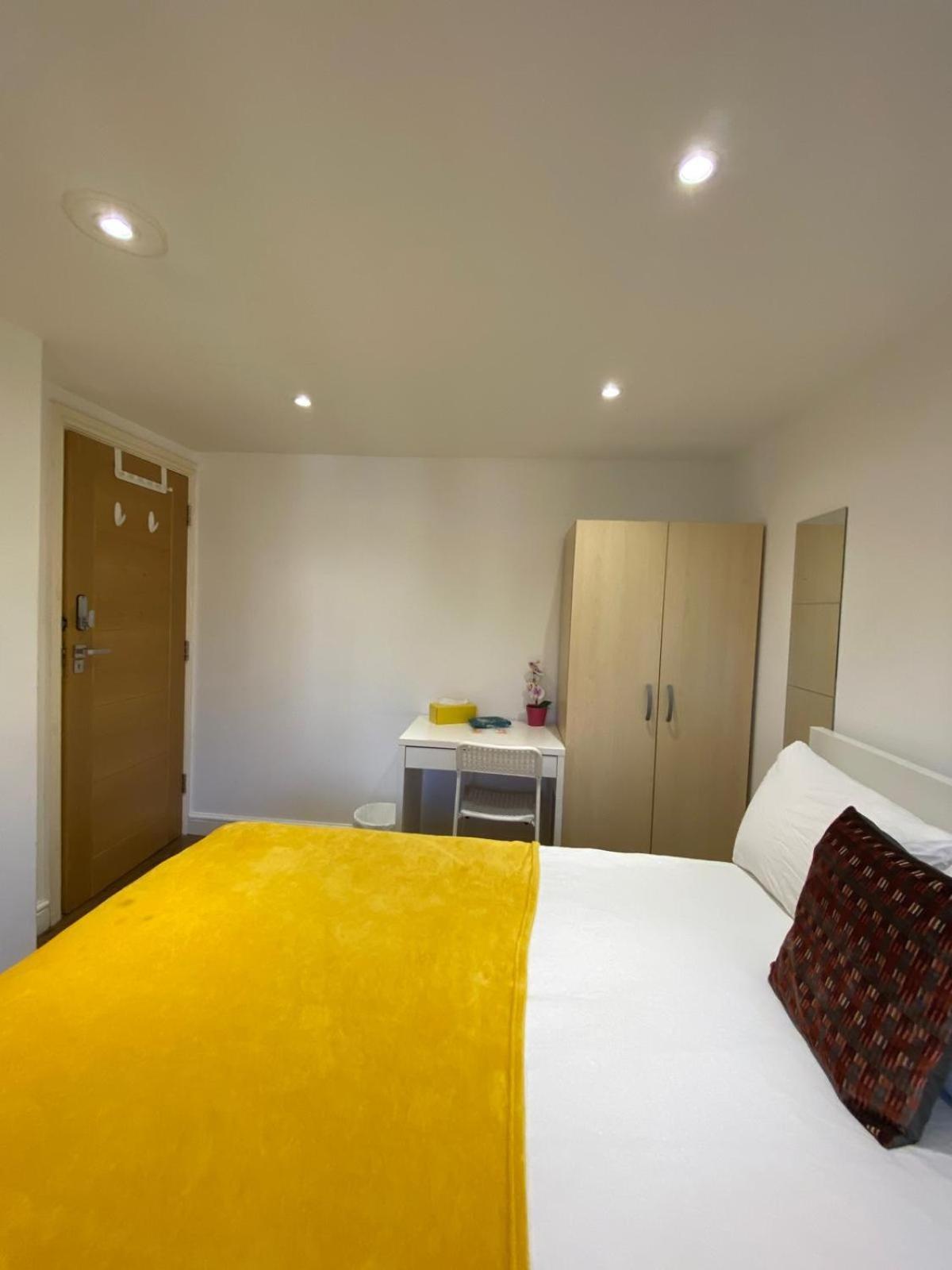 Fabulous Private Bedrooms Near Euston Station, Central Лондон Екстер'єр фото